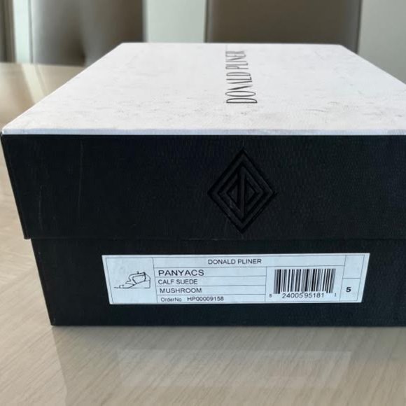 *NEW* Donald Pliner Sandal Size 5 - Picture 2 of 9